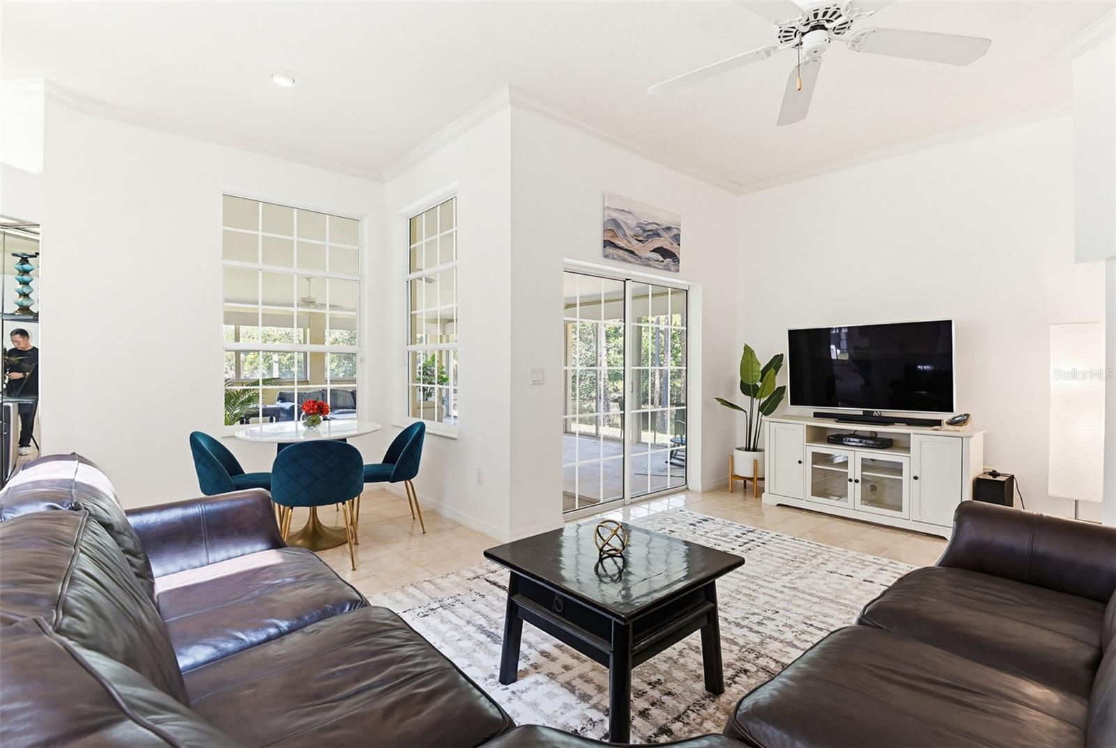 PINE LAKES - Residential