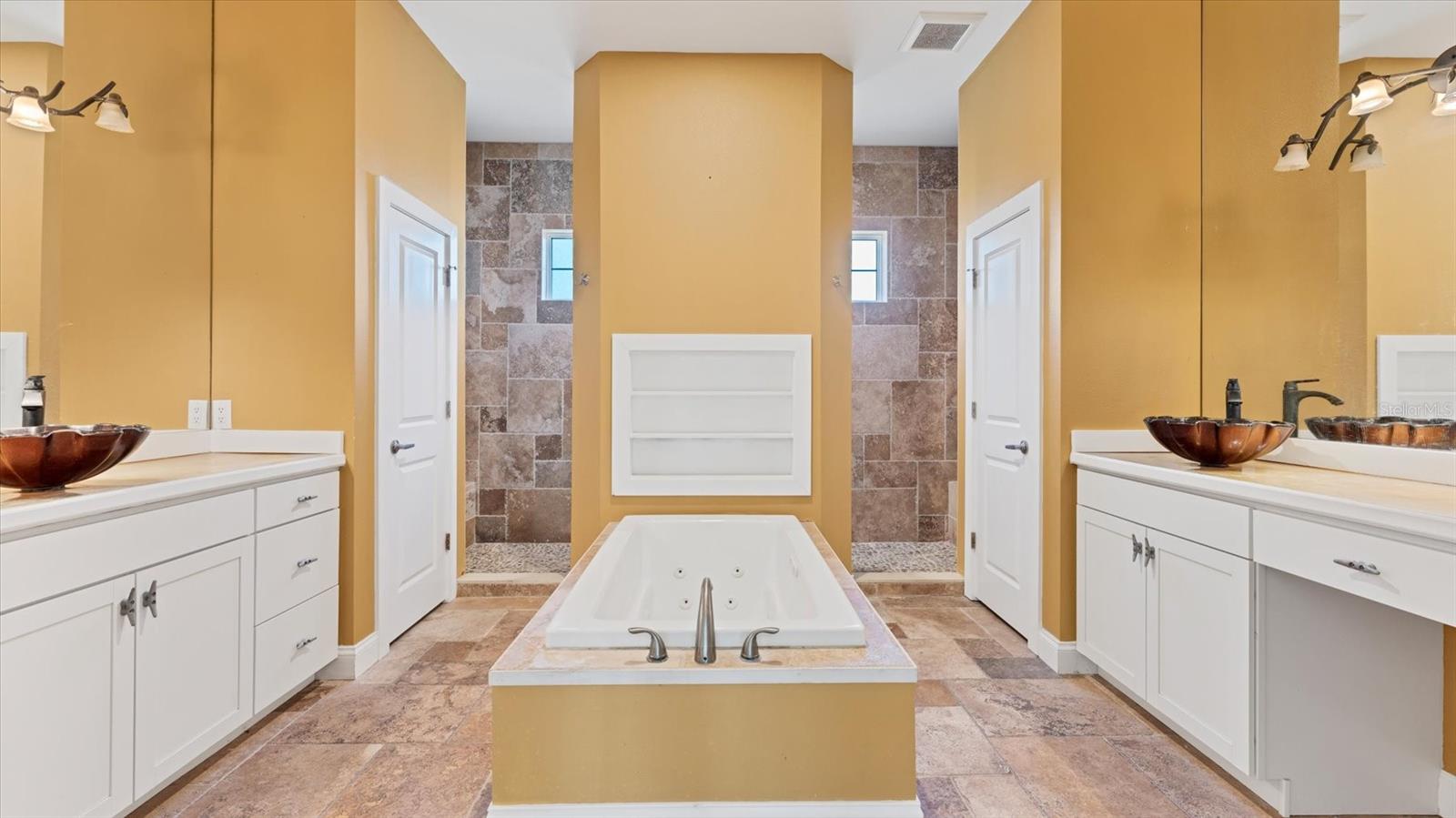 OAK FORD GOLF CLUB - Residential