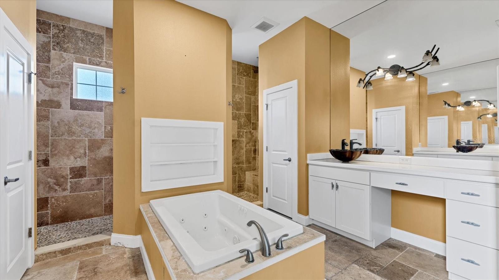 OAK FORD GOLF CLUB - Residential