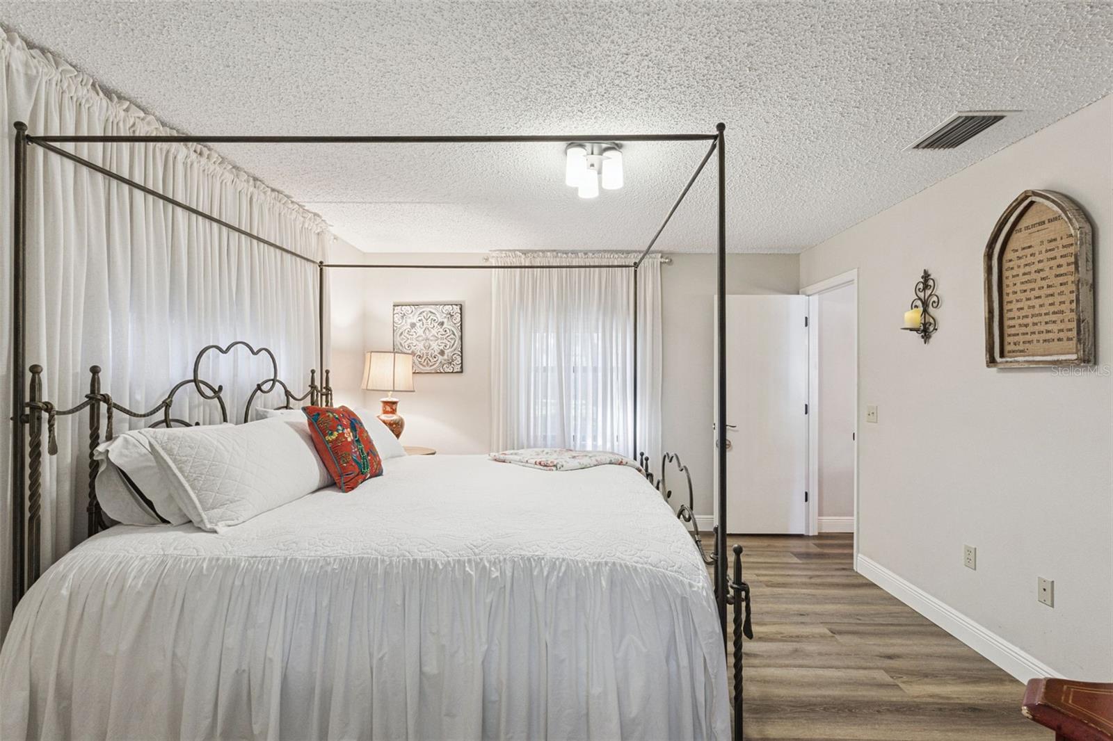 HOWEY GRIFFIN VILLAGE - Residential