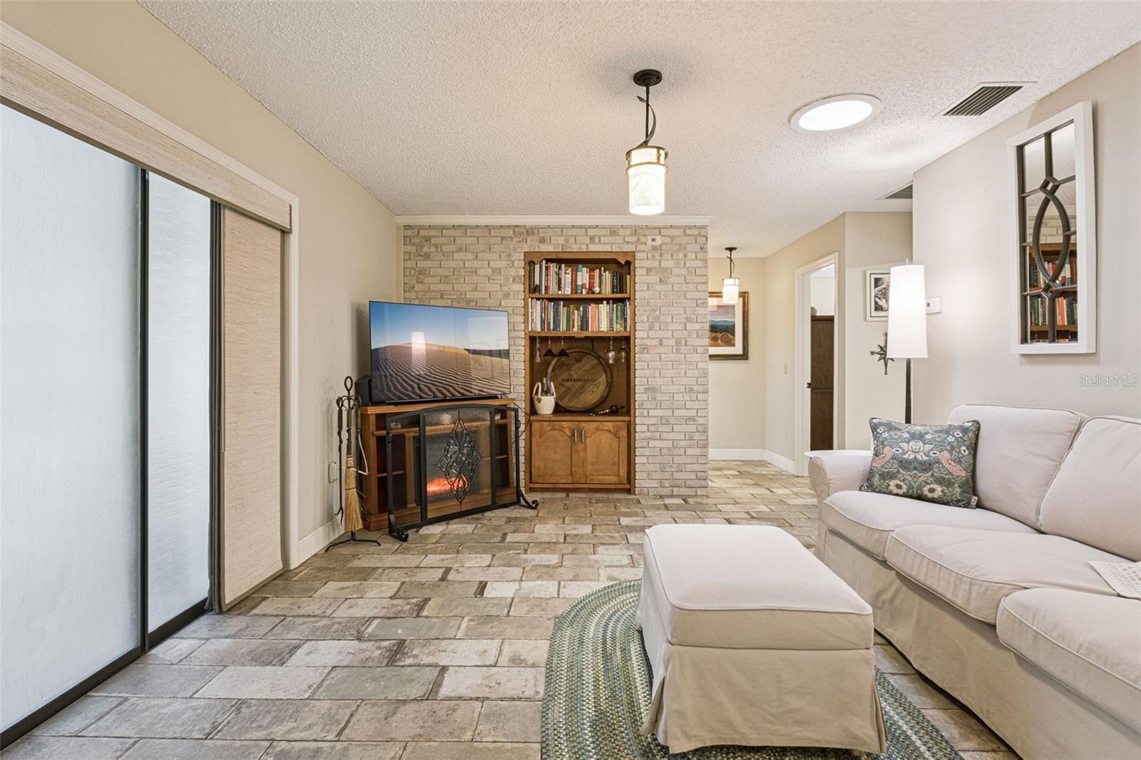 HOWEY GRIFFIN VILLAGE - Residential