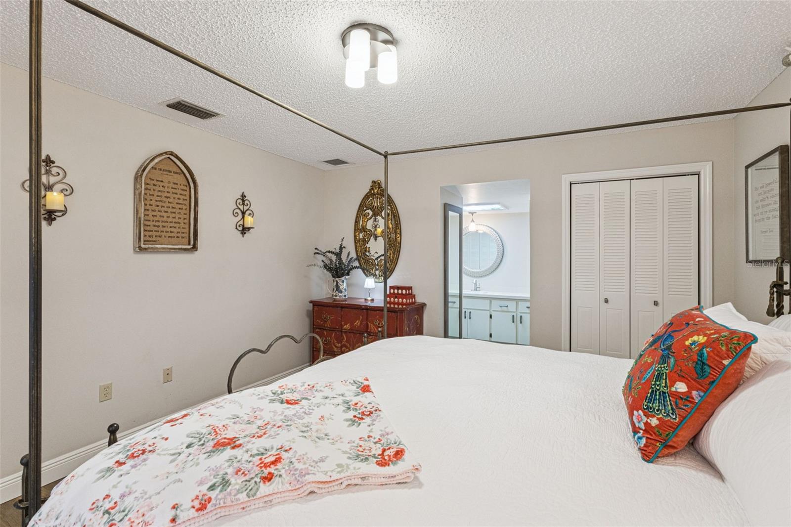 HOWEY GRIFFIN VILLAGE - Residential