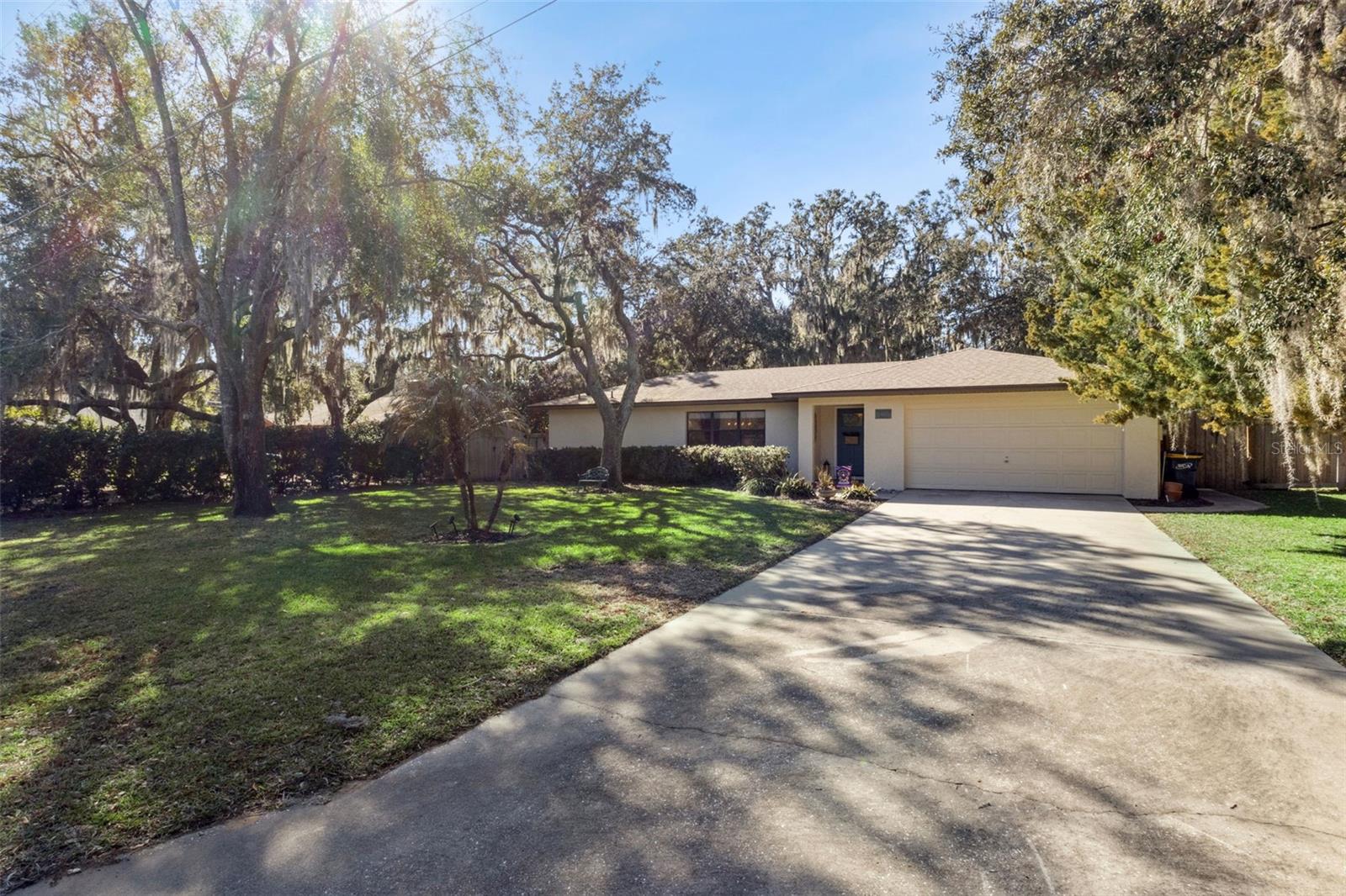 HOWEY GRIFFIN VILLAGE - Residential