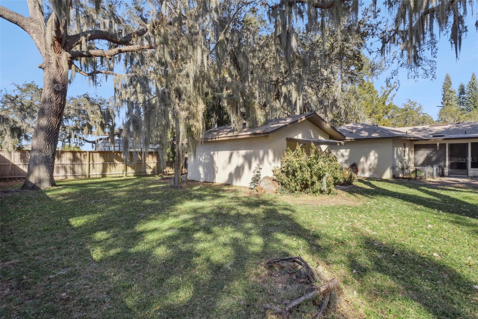 HOWEY GRIFFIN VILLAGE - Residential