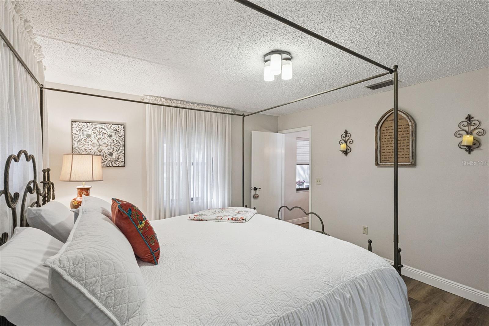 HOWEY GRIFFIN VILLAGE - Residential