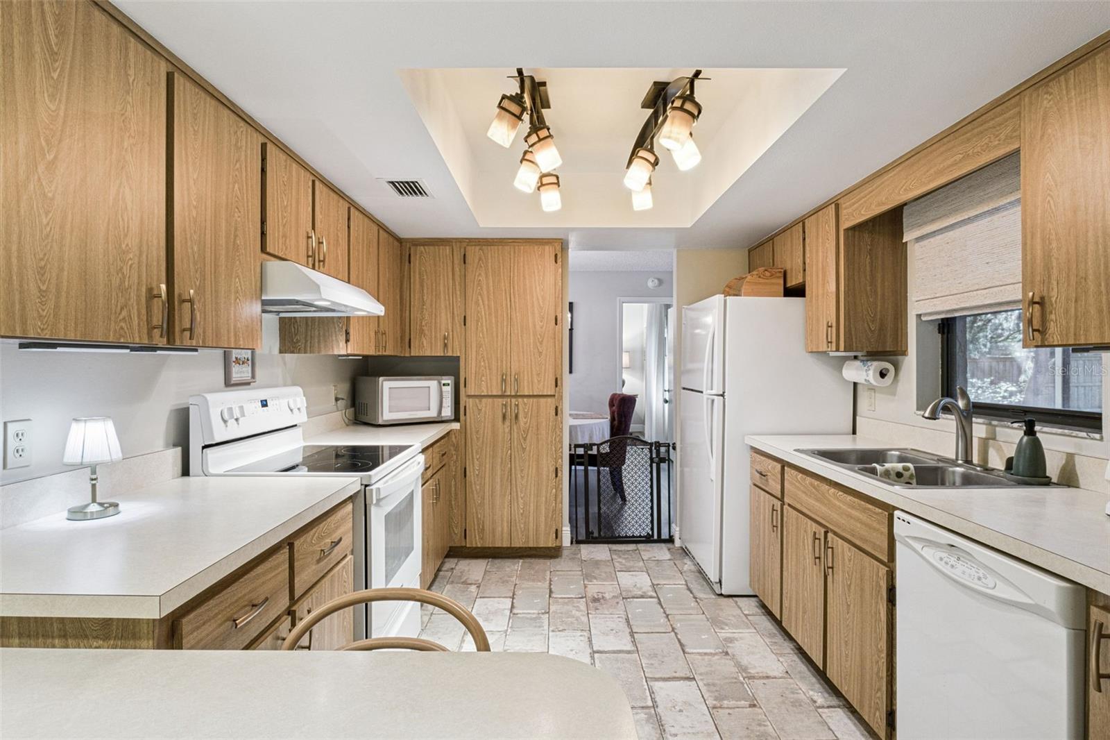 HOWEY GRIFFIN VILLAGE - Residential