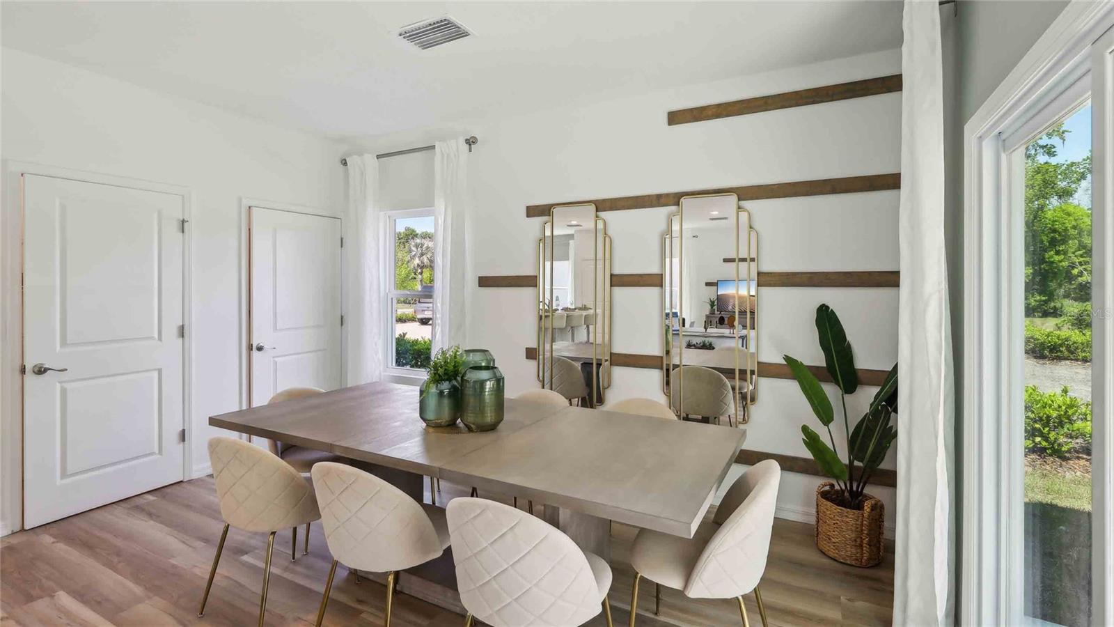 SHERMAN OAKS - Residential