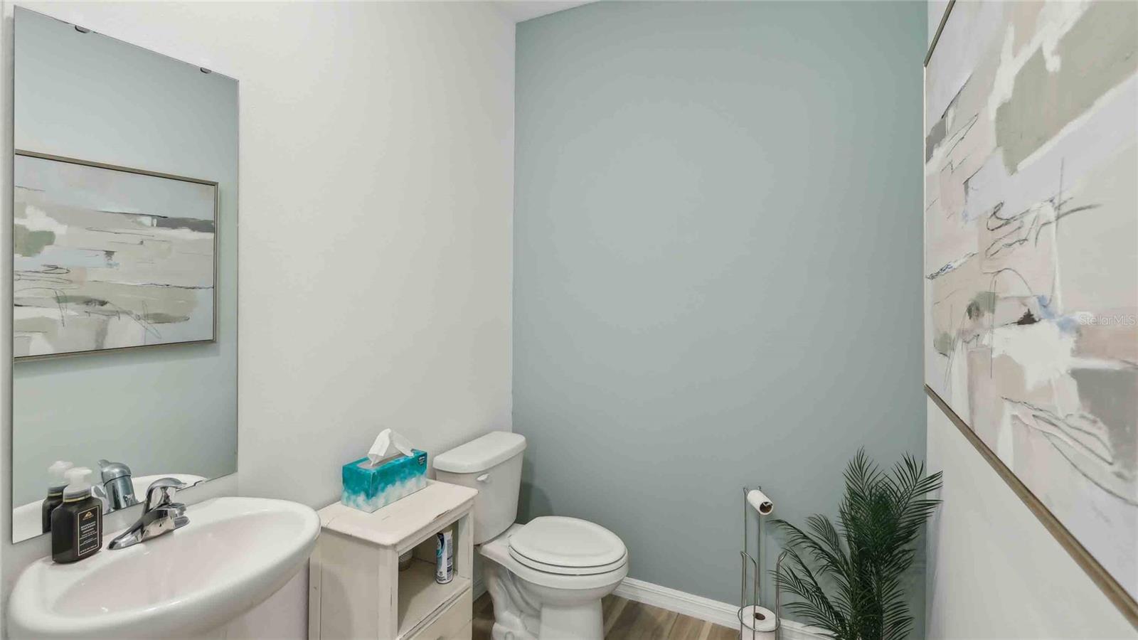 SHERMAN OAKS - Residential