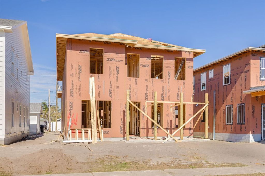 Photo of 461 47th Avenue N, St Petersburg, FL 33703 (MLS # TB8468675)