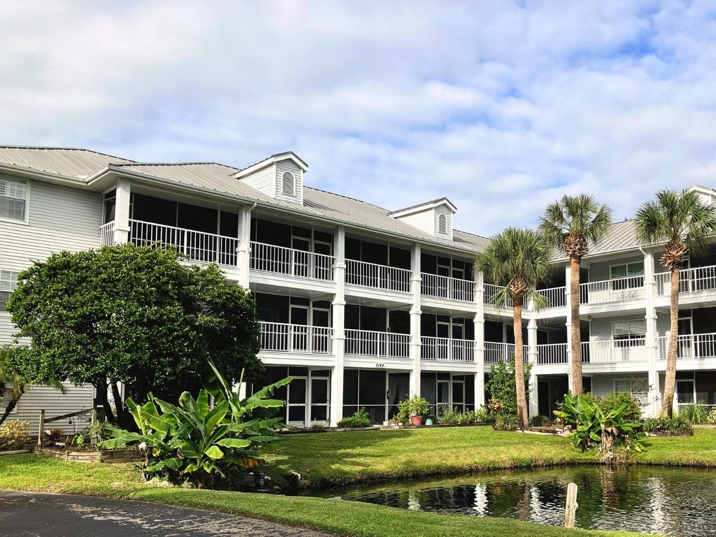 Photo of 2164 Vista Del Sol Circle #523, Lutz, FL 33558 (MLS # TB8555236)