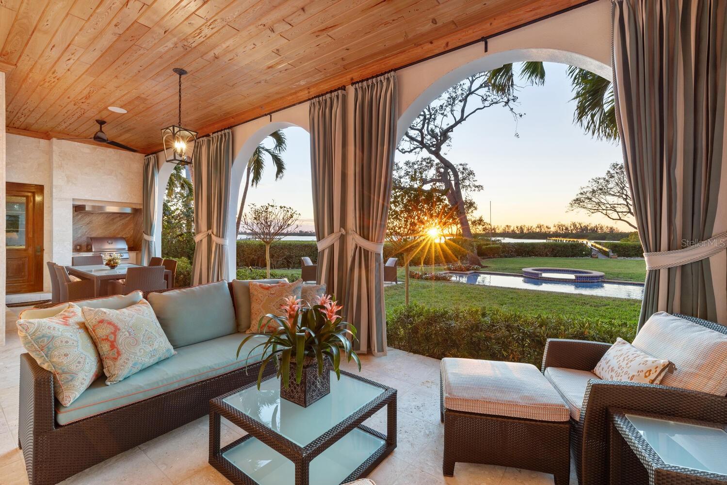 RED ROCK TERRACE - Residential