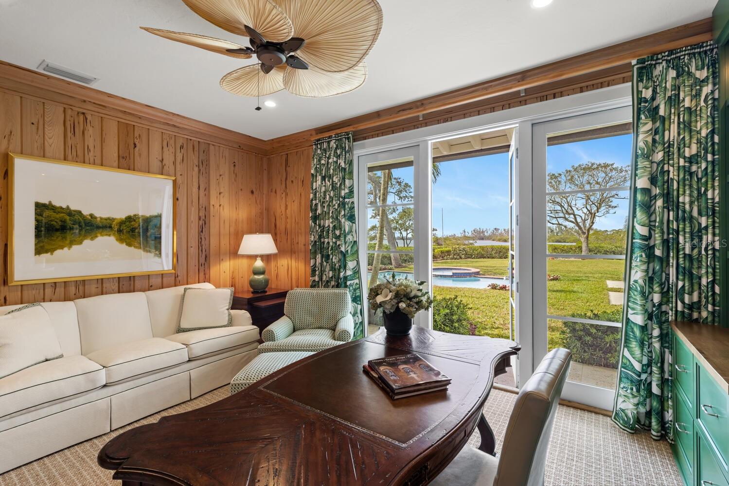 RED ROCK TERRACE - Residential