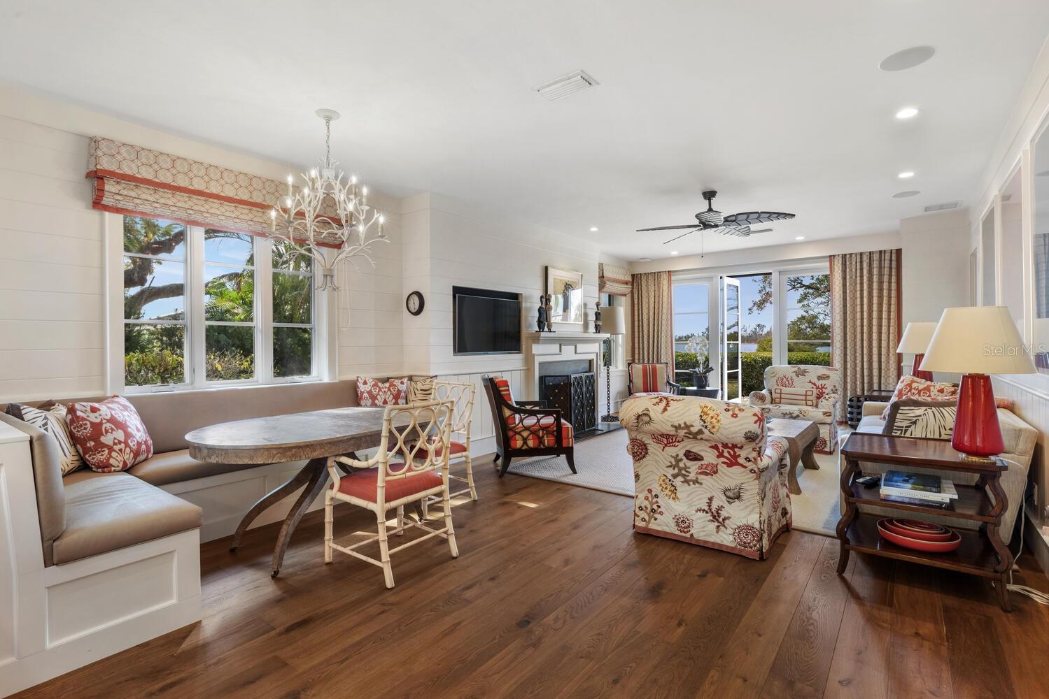 RED ROCK TERRACE - Residential