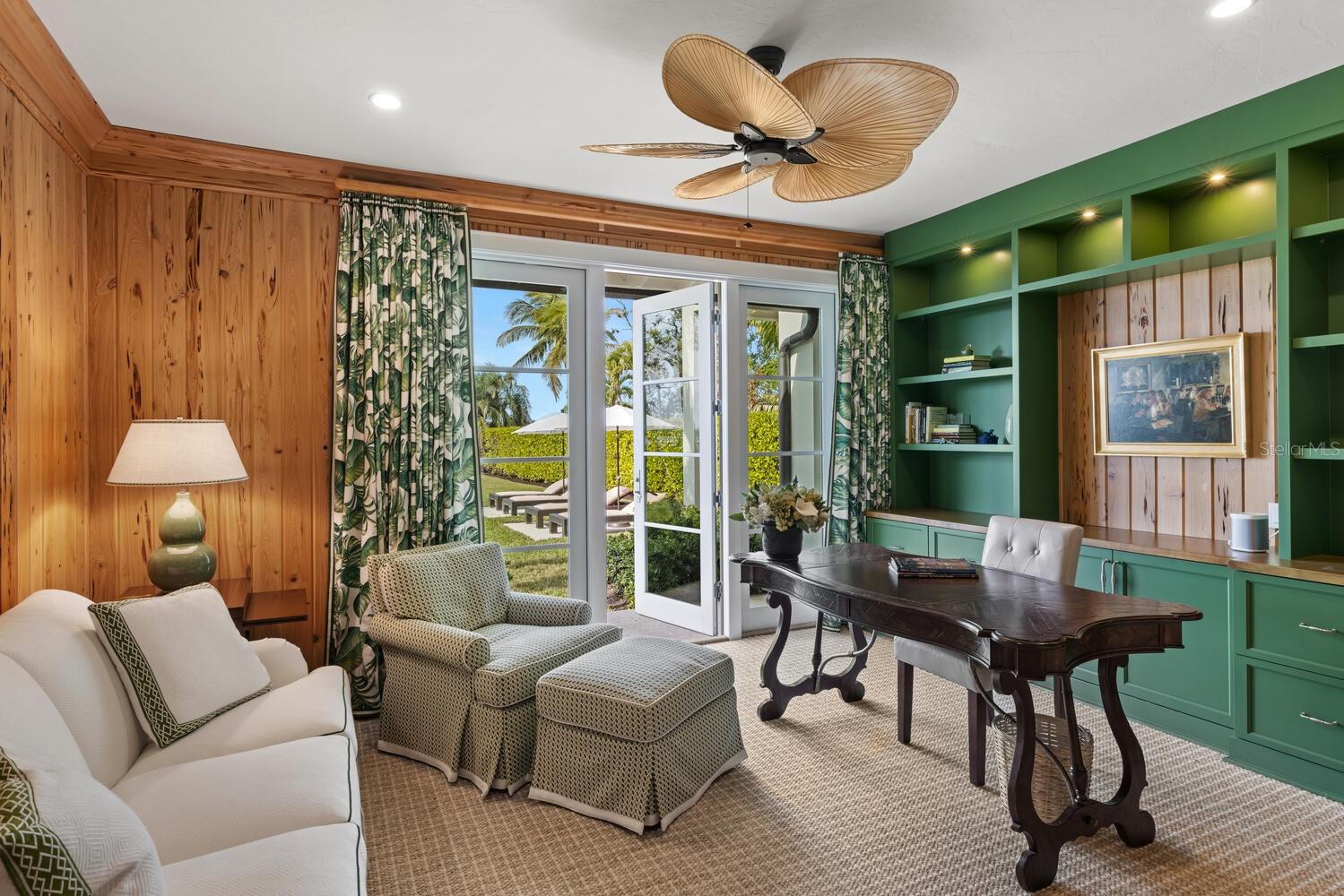 RED ROCK TERRACE - Residential