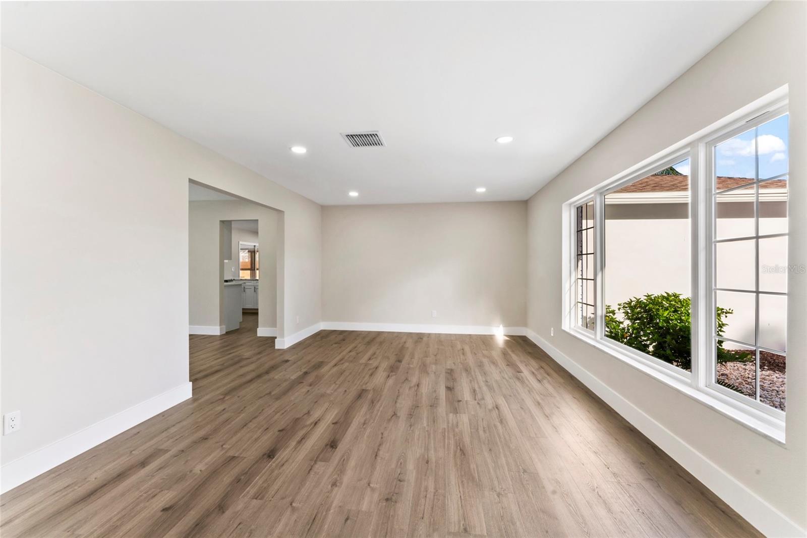8418 FLAGSTONE DRIVE