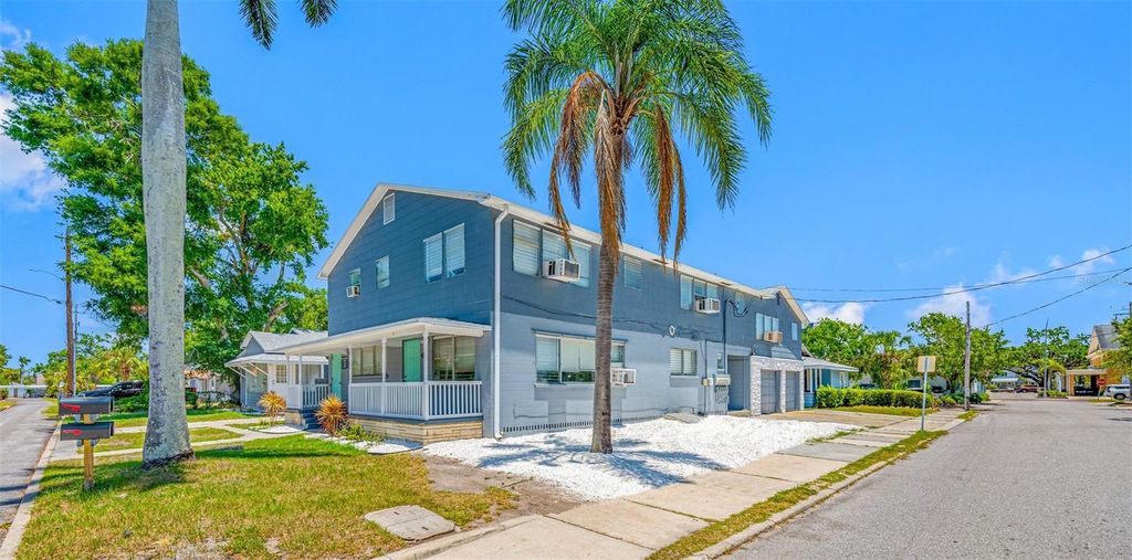 Photo of 931 15th Street W, Bradenton, FL 34205 (MLS # TB8411261)