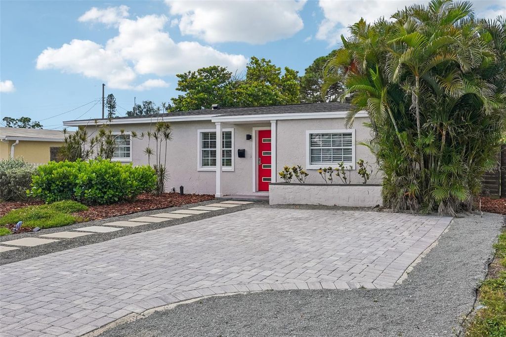 Photo of 784 87th Avenue N, St Petersburg, FL 33702 (MLS # TB8507726)