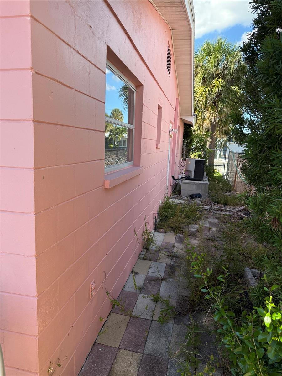 ST PETERSBURG BEACH REP - Residential