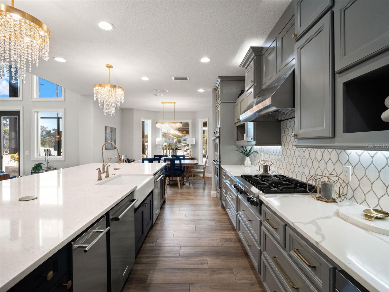 YACHT CLUB ISLAND ESTATE - Residential