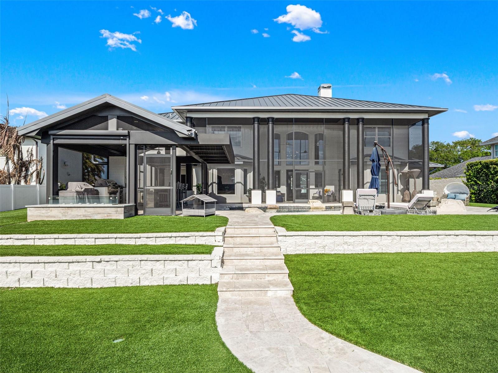 YACHT CLUB ISLAND ESTATE - Residential