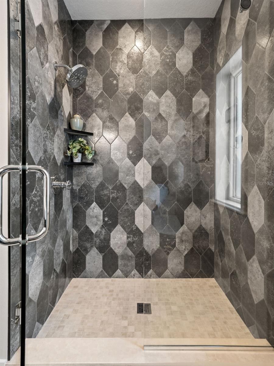 YACHT CLUB ISLAND ESTATE - Residential