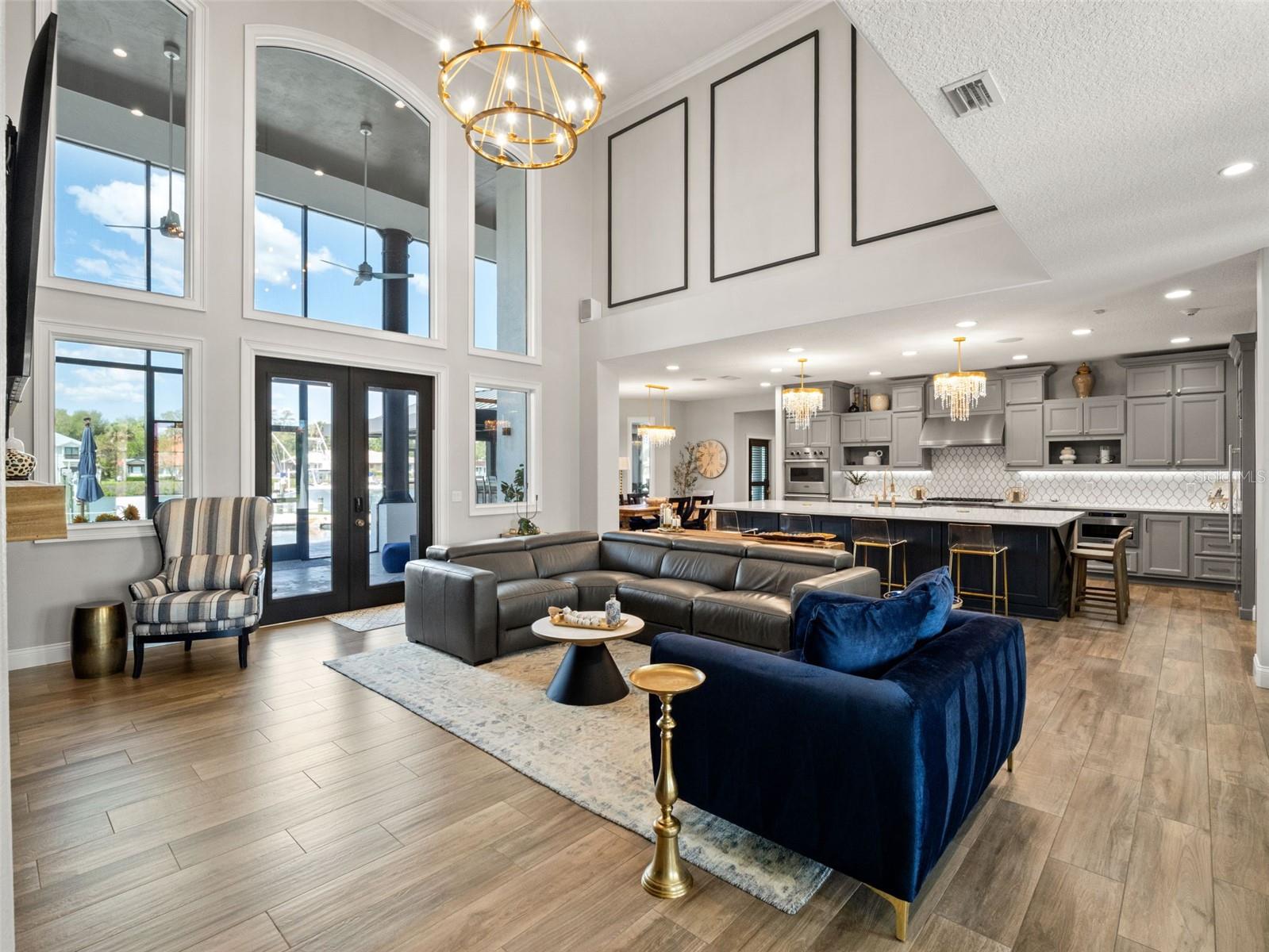 YACHT CLUB ISLAND ESTATE - Residential