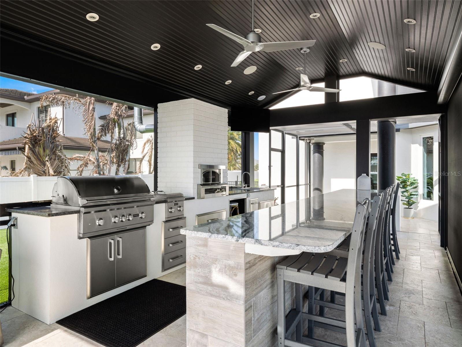 YACHT CLUB ISLAND ESTATE - Residential