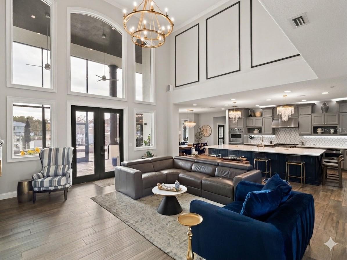 YACHT CLUB ISLAND ESTATE - Residential