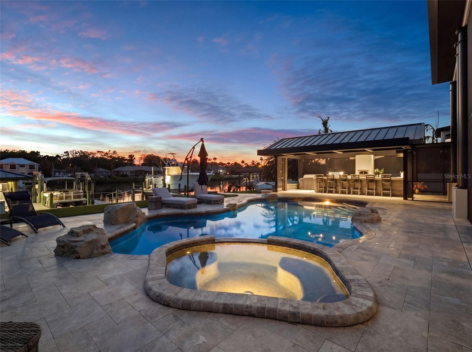 YACHT CLUB ISLAND ESTATE - Residential