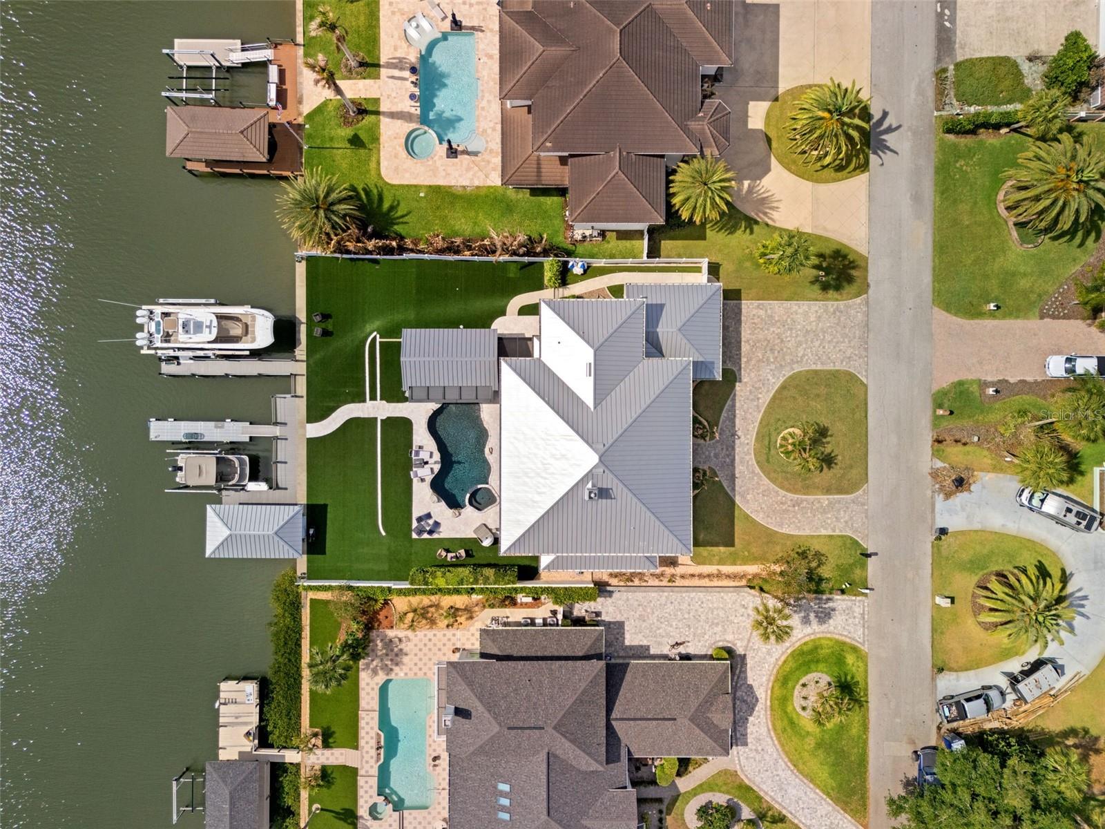 YACHT CLUB ISLAND ESTATE - Residential