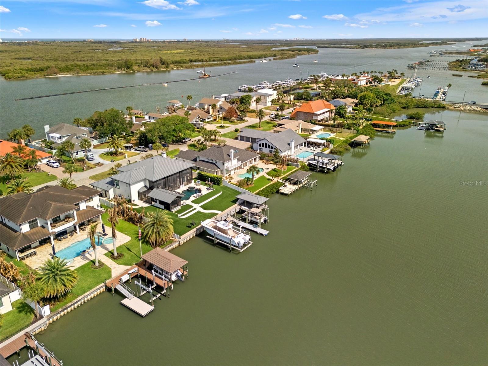 YACHT CLUB ISLAND ESTATE - Residential