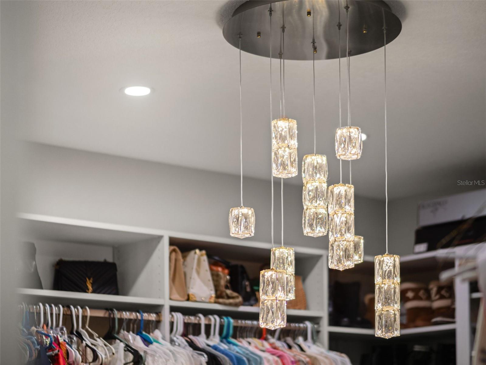 YACHT CLUB ISLAND ESTATE - Residential