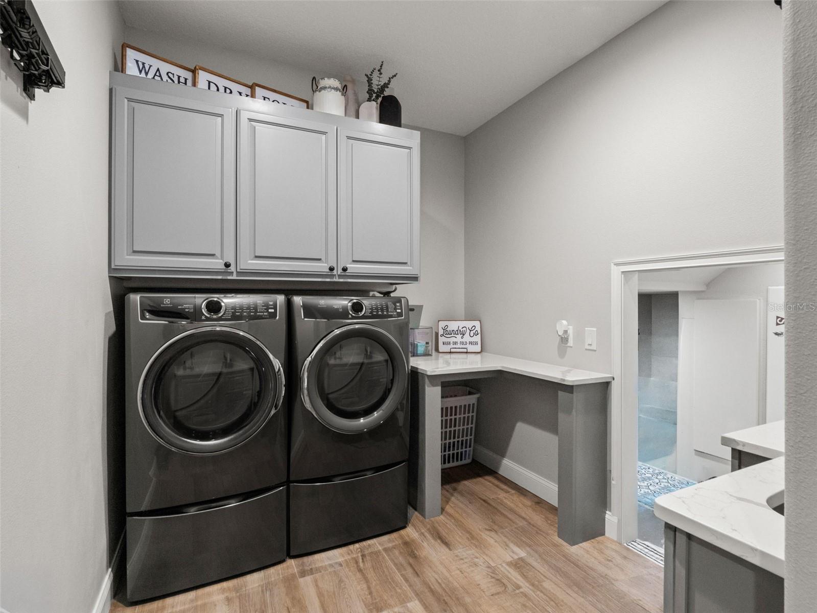 YACHT CLUB ISLAND ESTATE - Residential