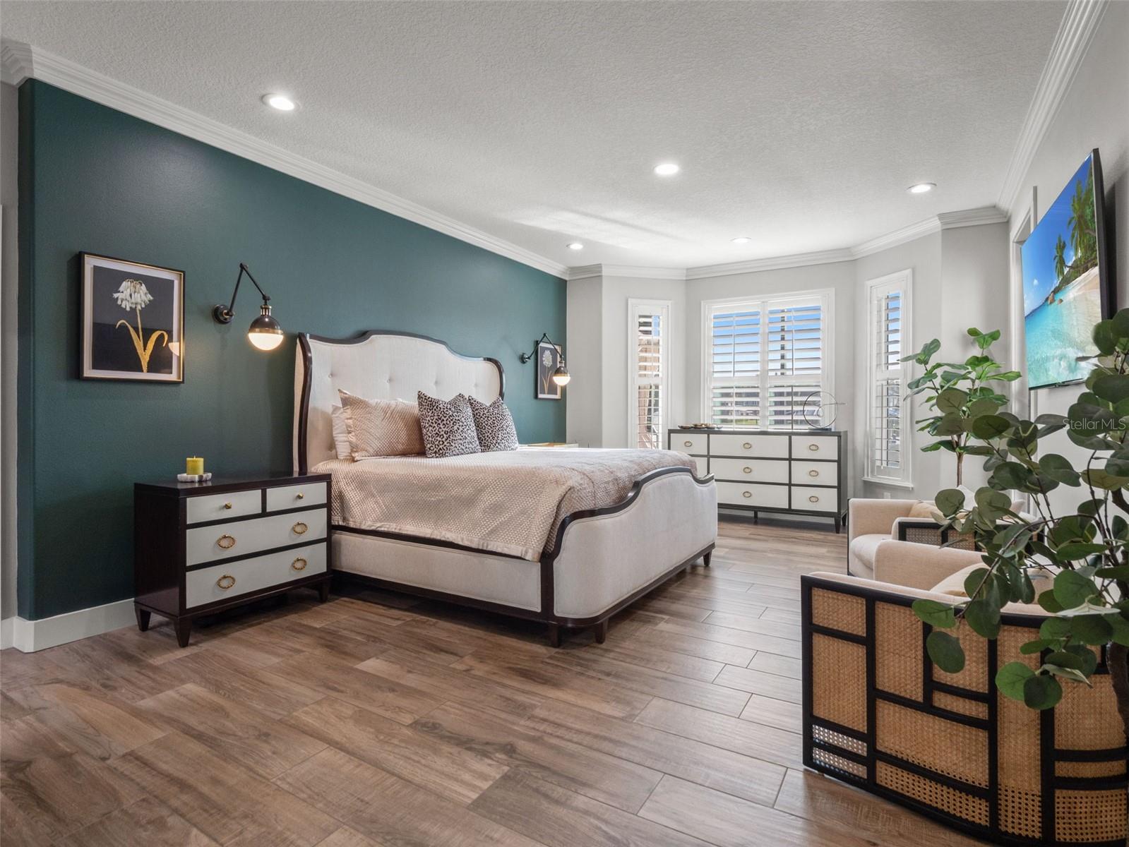 YACHT CLUB ISLAND ESTATE - Residential