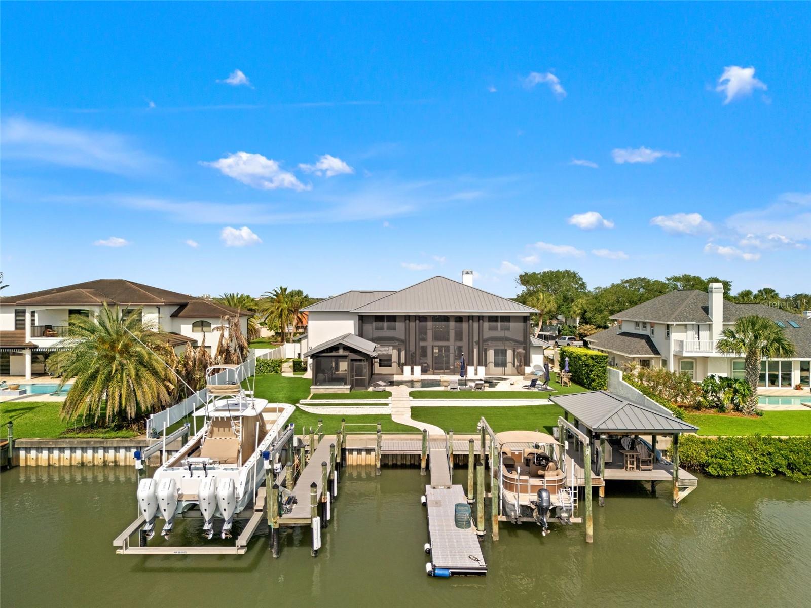YACHT CLUB ISLAND ESTATE - Residential