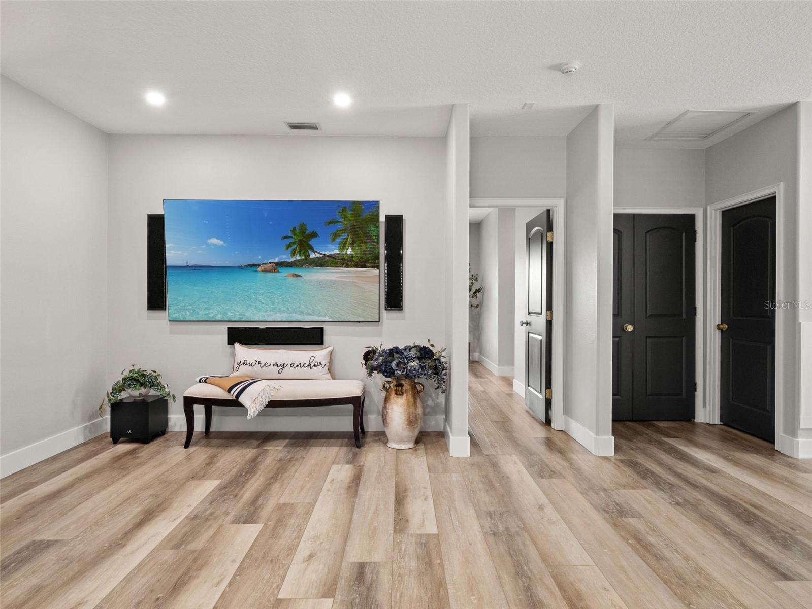 YACHT CLUB ISLAND ESTATE - Residential