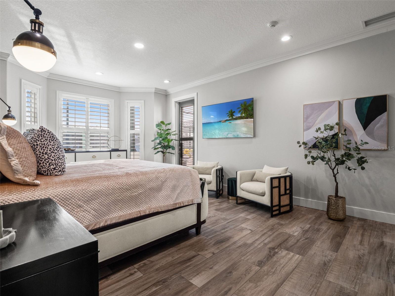 YACHT CLUB ISLAND ESTATE - Residential