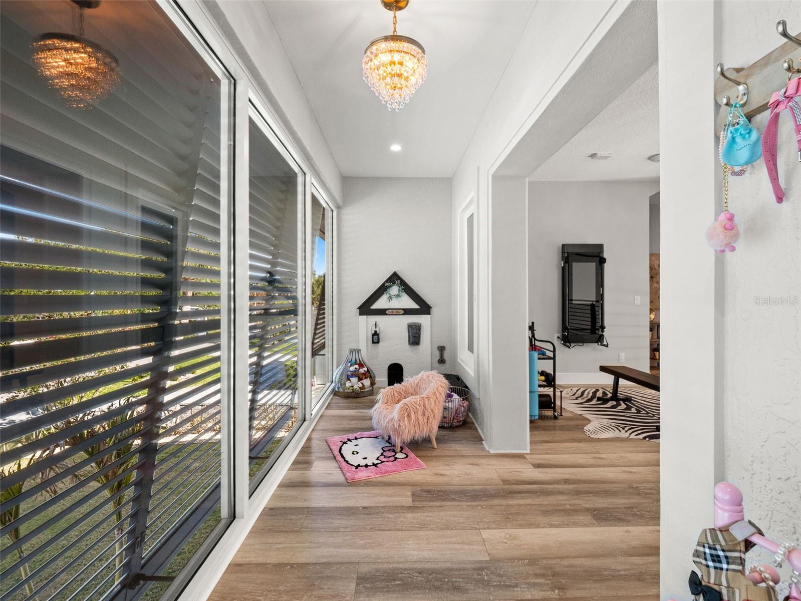 YACHT CLUB ISLAND ESTATE - Residential