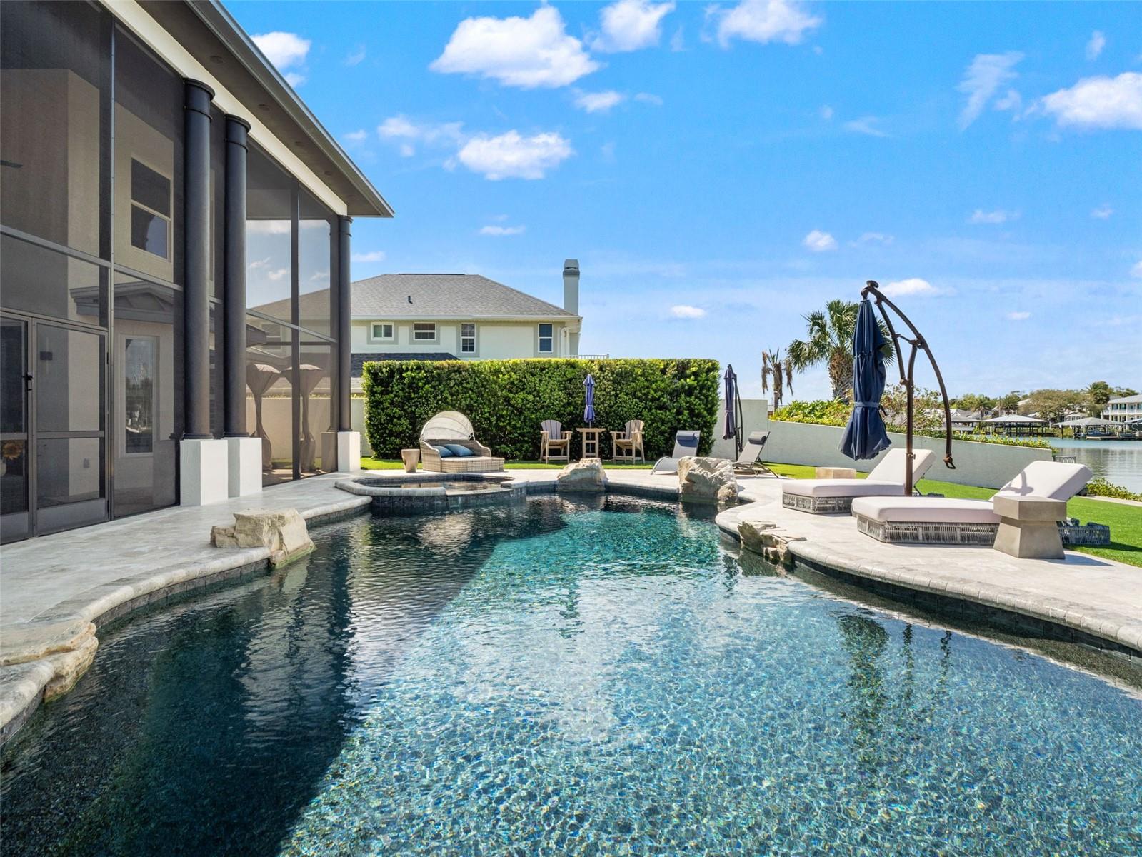 YACHT CLUB ISLAND ESTATE - Residential