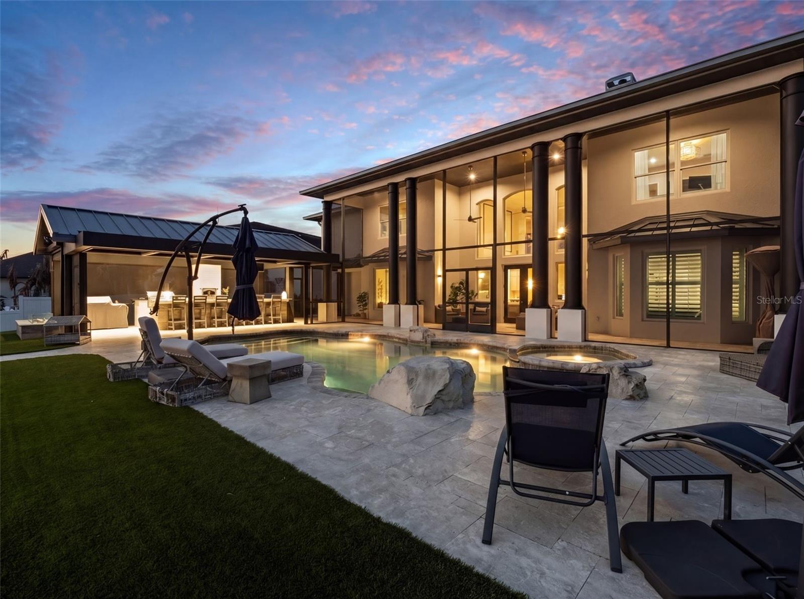 YACHT CLUB ISLAND ESTATE - Residential