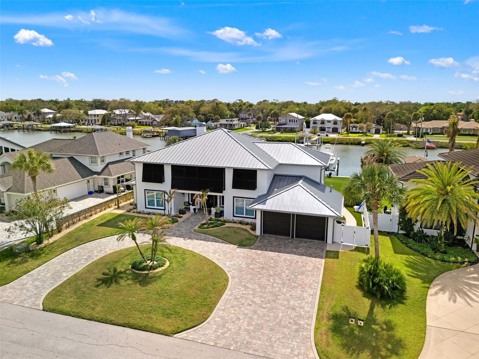 YACHT CLUB ISLAND ESTATE - Residential