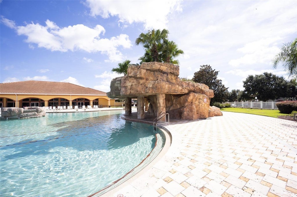 Photo of 5032 Neptune Circle, Oxford, FL 34484 (MLS # G5117409)