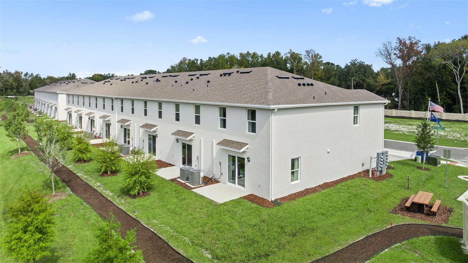 VINEYARDS TWNHMS - Residential
