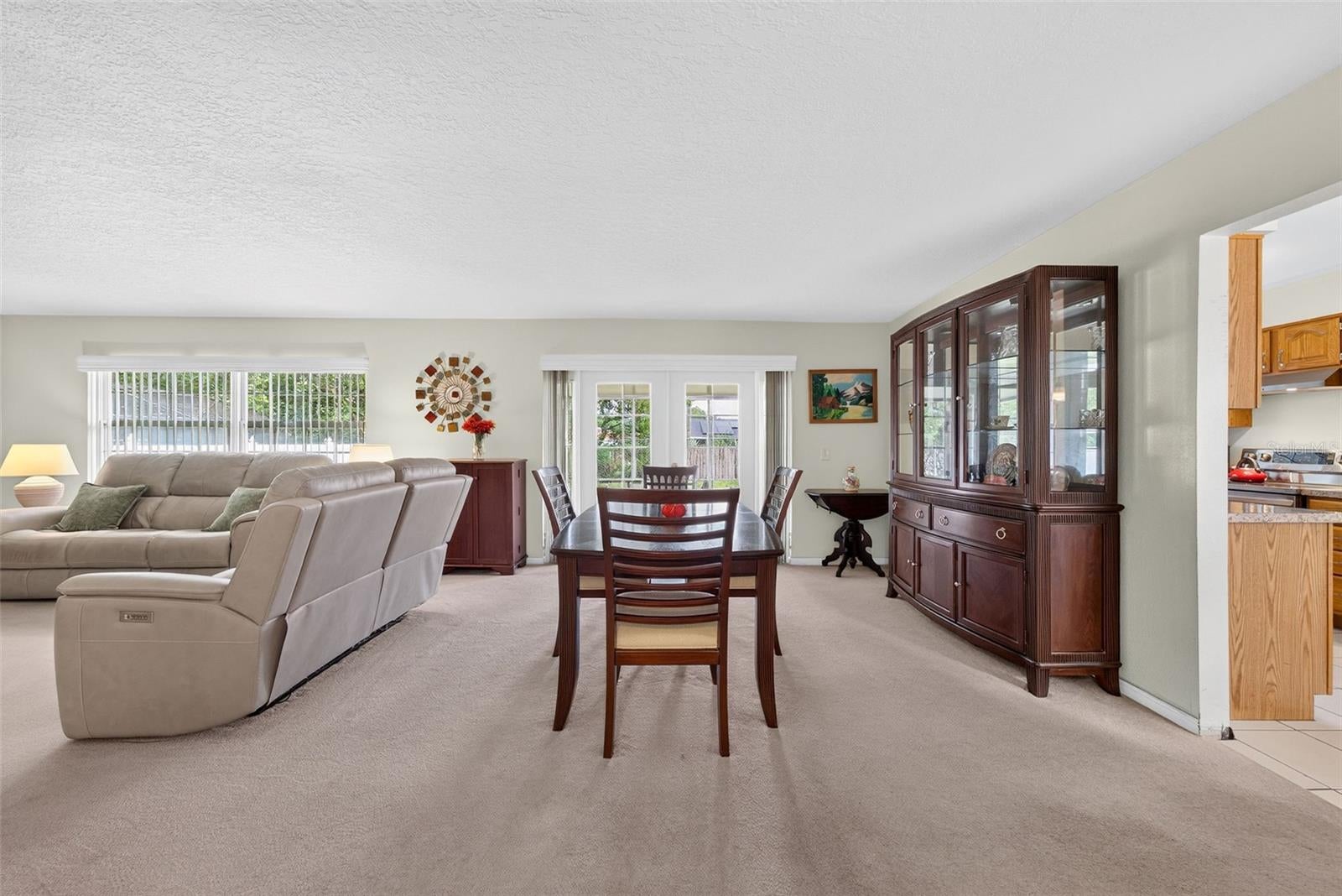 716 LAUREL WAY