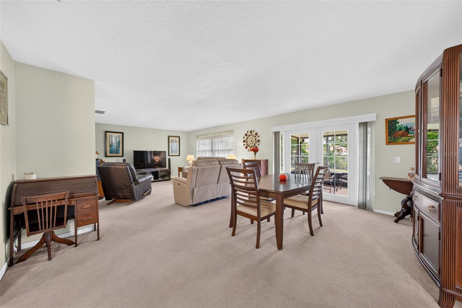716 LAUREL WAY