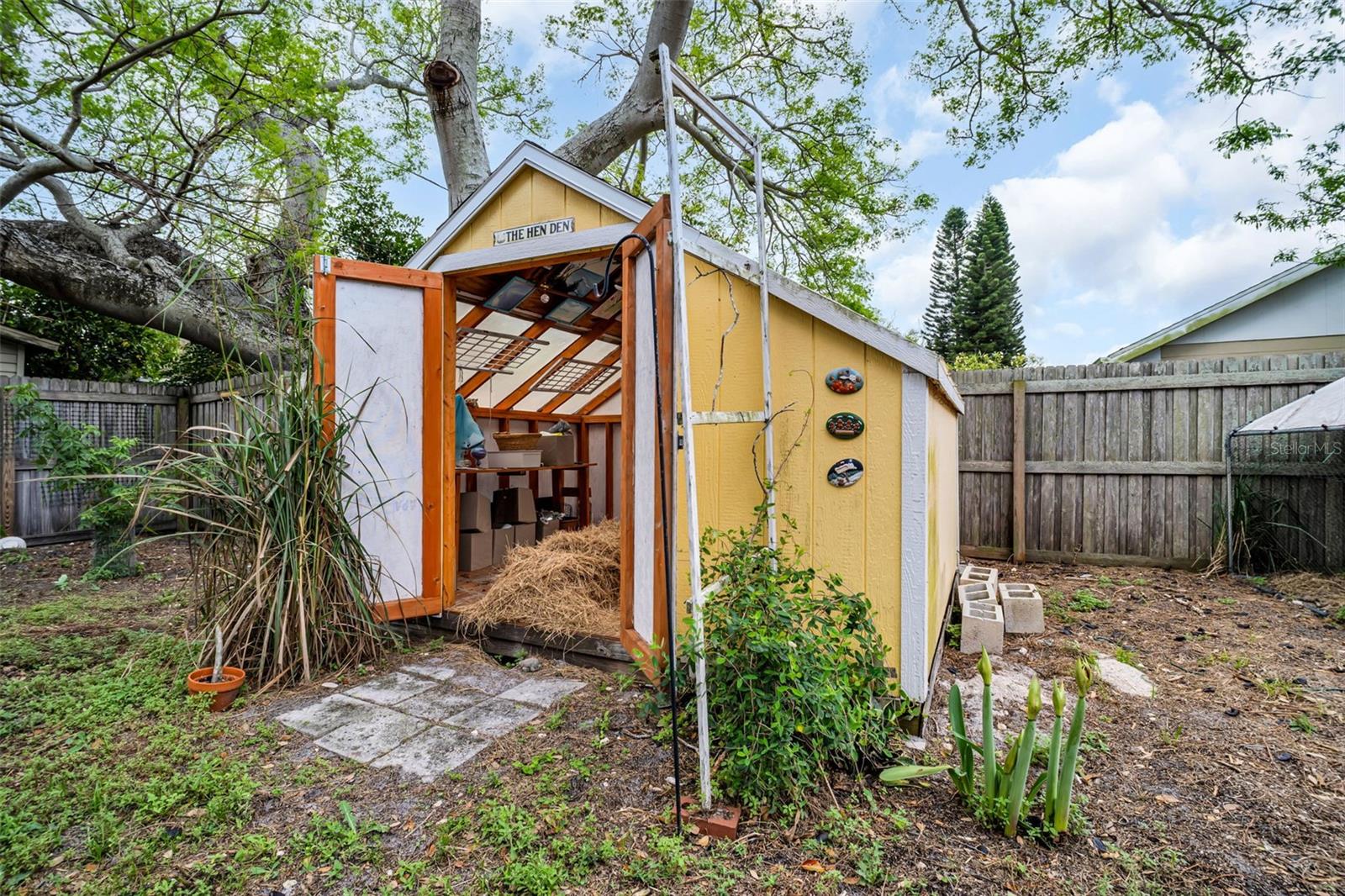 LOFTY PINE ESTATES 1ST ADD - Residential