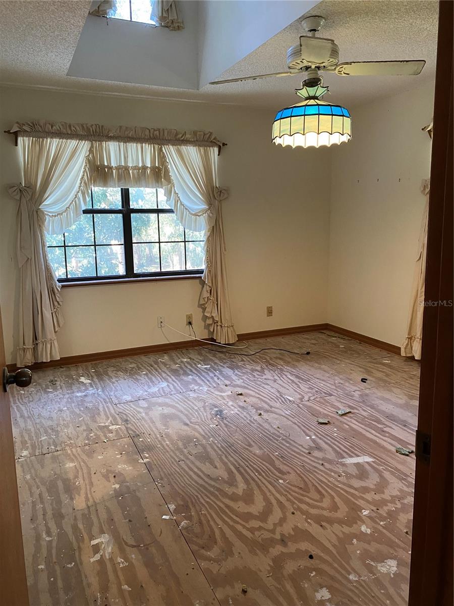 THE PINES - Residential