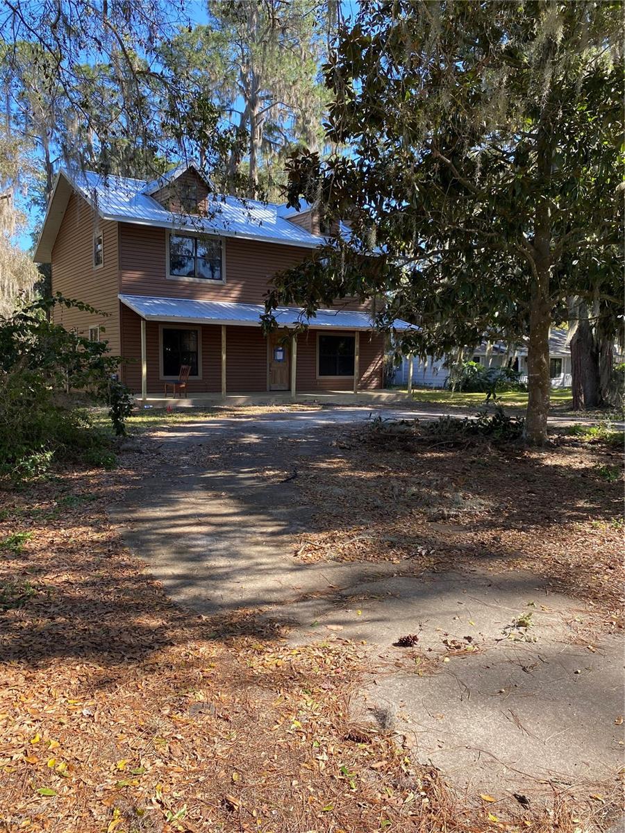 THE PINES - Residential