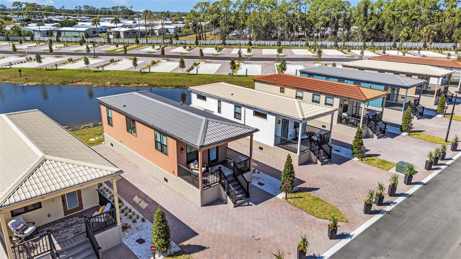 SOLANA COTTAGE RESORT - Residential