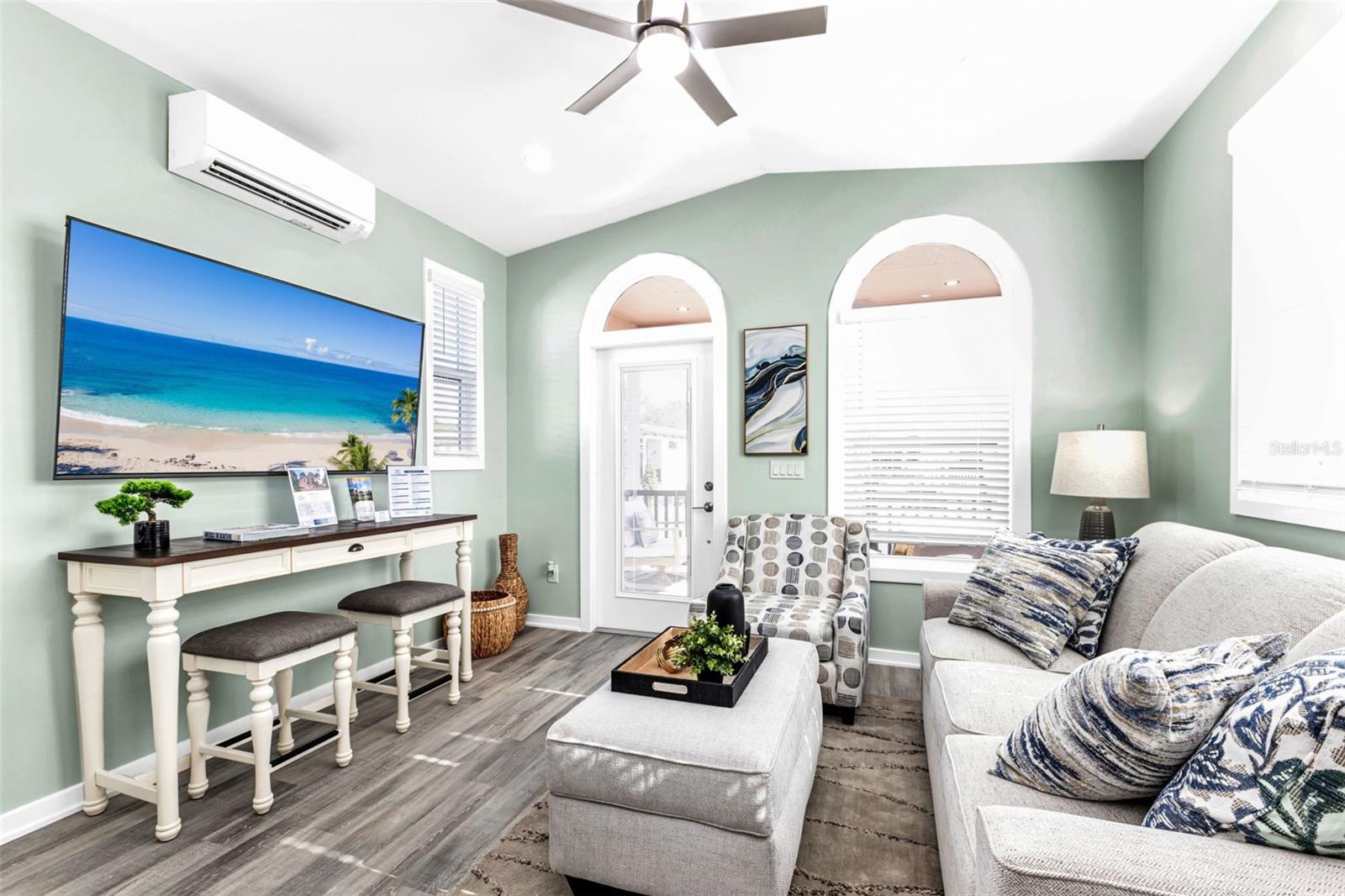 SOLANA COTTAGE RESORT - Residential